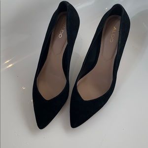 Aldo black pumps size 6 in excellent condition